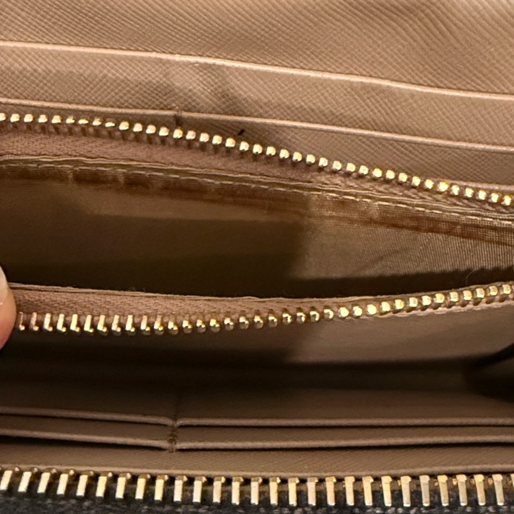Prada Patent Leather Large Zippy Wallet - Picture 9 of 11